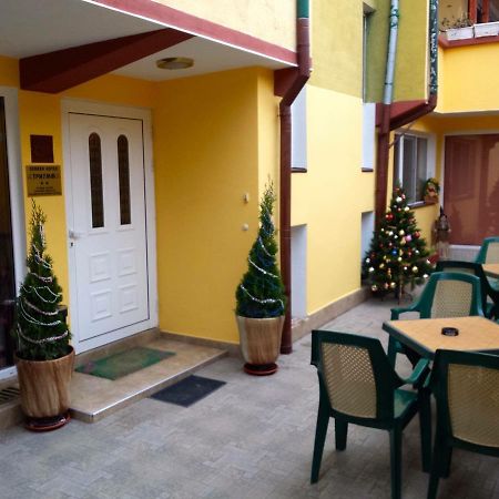 Hotel Triumph Nowa Sagora Exterior foto