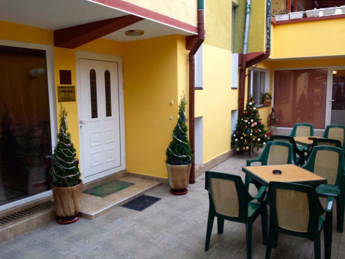 Hotel Triumph Nowa Sagora Exterior foto