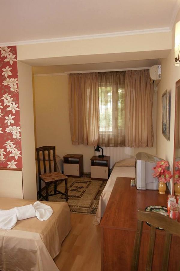 Hotel Triumph Nowa Sagora Exterior foto