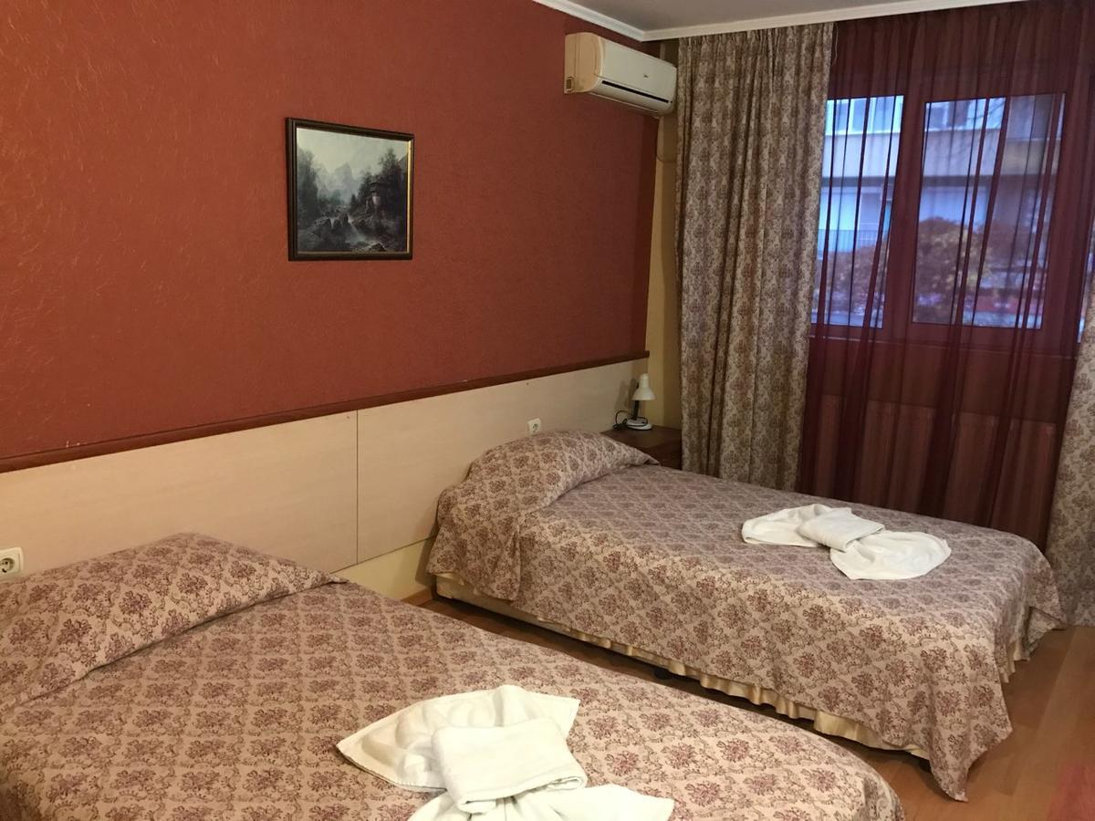 Hotel Triumph Nowa Sagora Exterior foto